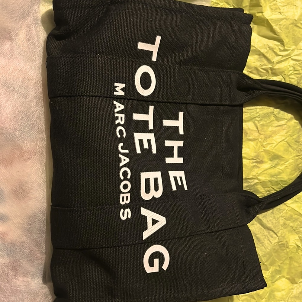 MEDIUM TOTE BAG (BLACK)